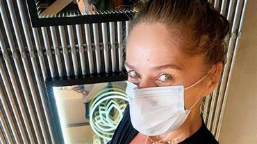 Adriane Galisteu esclarece rumores de suposta gravidez após foto com mão na barriga