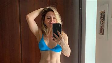 Karina Lucco mostra corpo sarado em fotos de biquíni e impressiona fãs: "Inspiração"