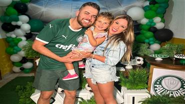 Natália Toscano faz festa de aniversário para Zé Neto