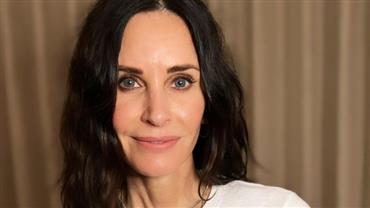 Atriz Courtney Cox ganha estrela na Calçada da Fama