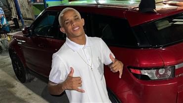 MC Biel Xcamoso, cantor de brega funk, morre em acidente de carro