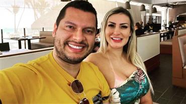 Andressa Urach diz viver 'amizade colorida' com ex-marido