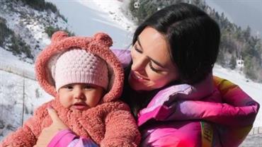 Bruna Biancardi compartilha foto na neve com Mavie e encanta web