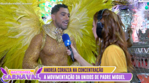 Muso atrai olhares na concentração da Sapucaí e revela fantasia ousada