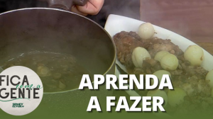 Frango ao vinho tinto com mini cebolas rápido e fácil de fazer