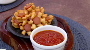 Para as crianças: Flor de salsicha com ketchup caseiro