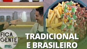 Baião de dois cremoso com carne-seca e mandioca | Fica com a Gente