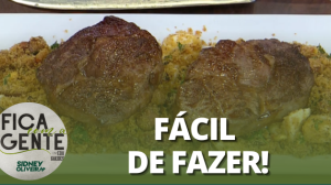 Bife ancho com farofa de bacon e ovo | Fica com a Gente