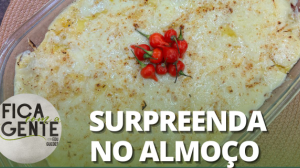 Escondidinho de calabresa com purê de mandioca