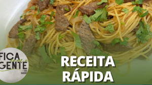 Macarrão na Manteiga com Iscas de Carne