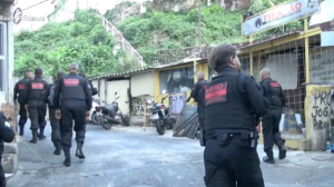 RJ: Policial é baleado na Rocinha em ação contra membros de facção do Ceará