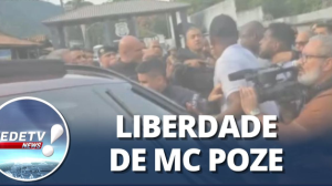 Saída de Mc Poze do Rodo do presídio é marcada por tumulto