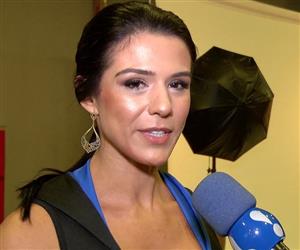 Eva Andressa mostra que no deve nada para Gracyanne Barbosa