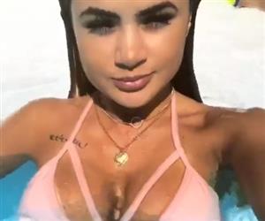 Bailarina do Fausto, Natacha Horana mostra corpo em vdeo de biquni