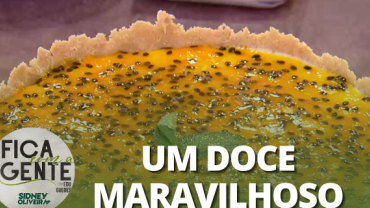 Edu e chef Jéssica Peixoto ensinam receita de 'Cheesecake' de maracujá