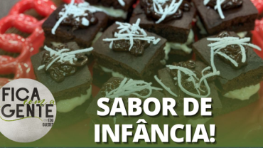 Bolo de chocolate com coco