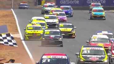 Automobilismo: RedeTV! transmitiu as emoções da Copa HB20 e Nascar Brasil