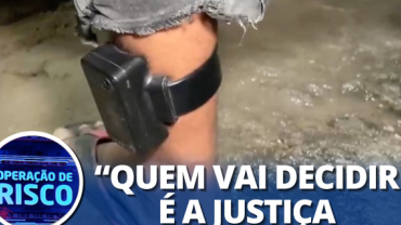 Pego no trabalho! Homem levado pela polícia por quebrar regime condicional