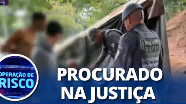 "DE QUEM É A BOLSA?" - Boca de fumo é descoberta e suspeito se desespera